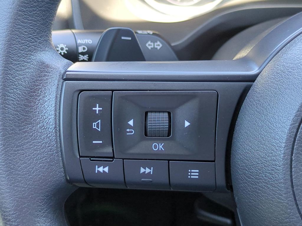 Certified 2024 Nissan Rogue SV FWD image 30
