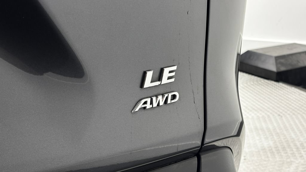 Used 2023 Toyota RAV4 LE AWD/4WD image 9