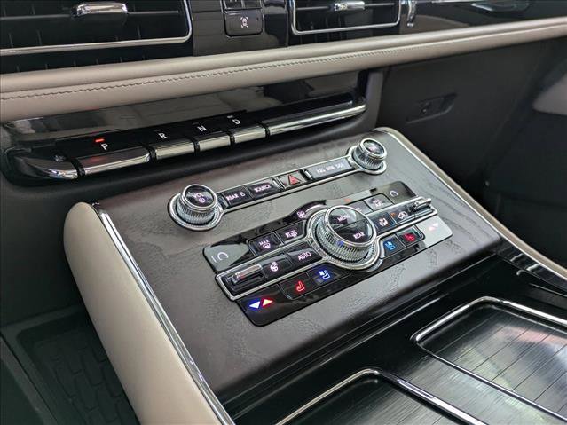 Used 2020 Lincoln Aviator Grand Touring w/ Elements Package Plus AWD/4WD image 13