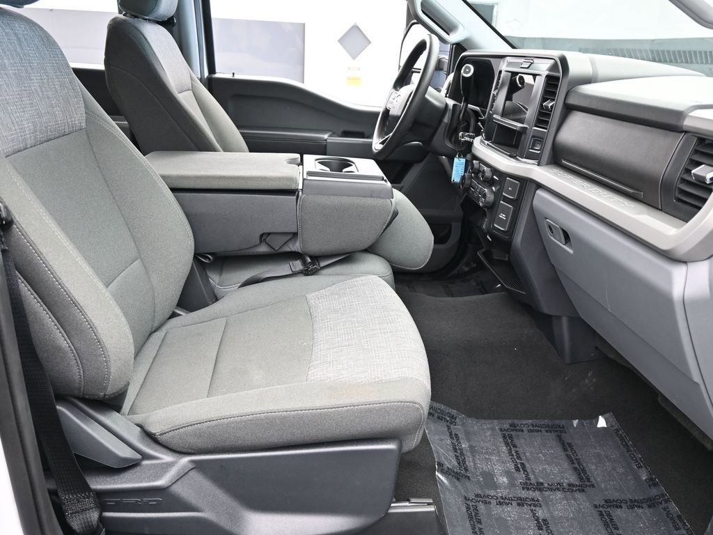 Used 2025 Ford F250 XLT image 45