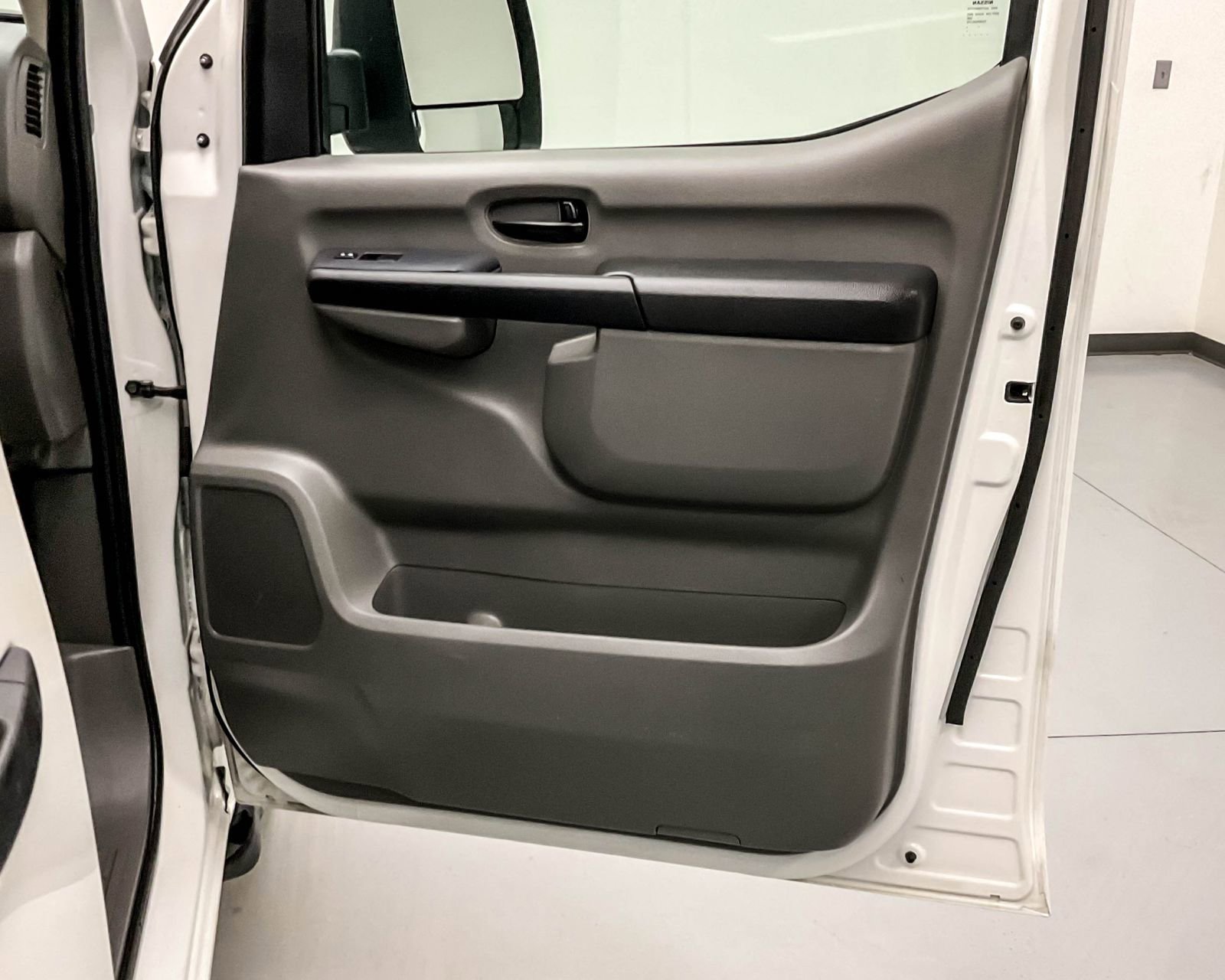 Used 2021 Nissan NV 2500 SV image 16