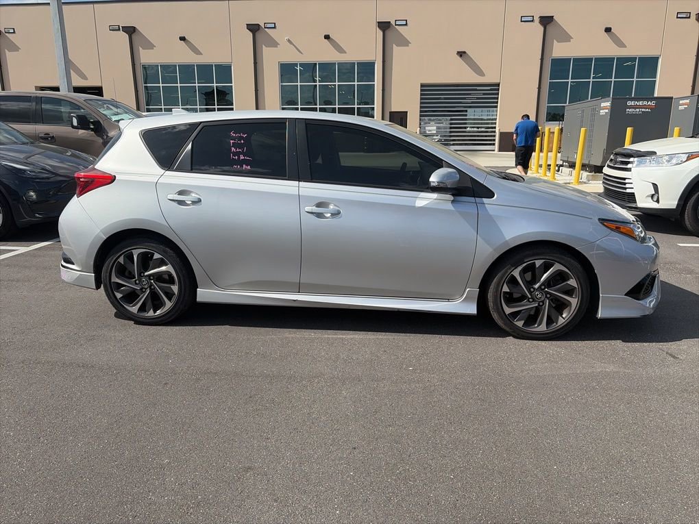 Used 2017 Toyota Corolla iM image 2