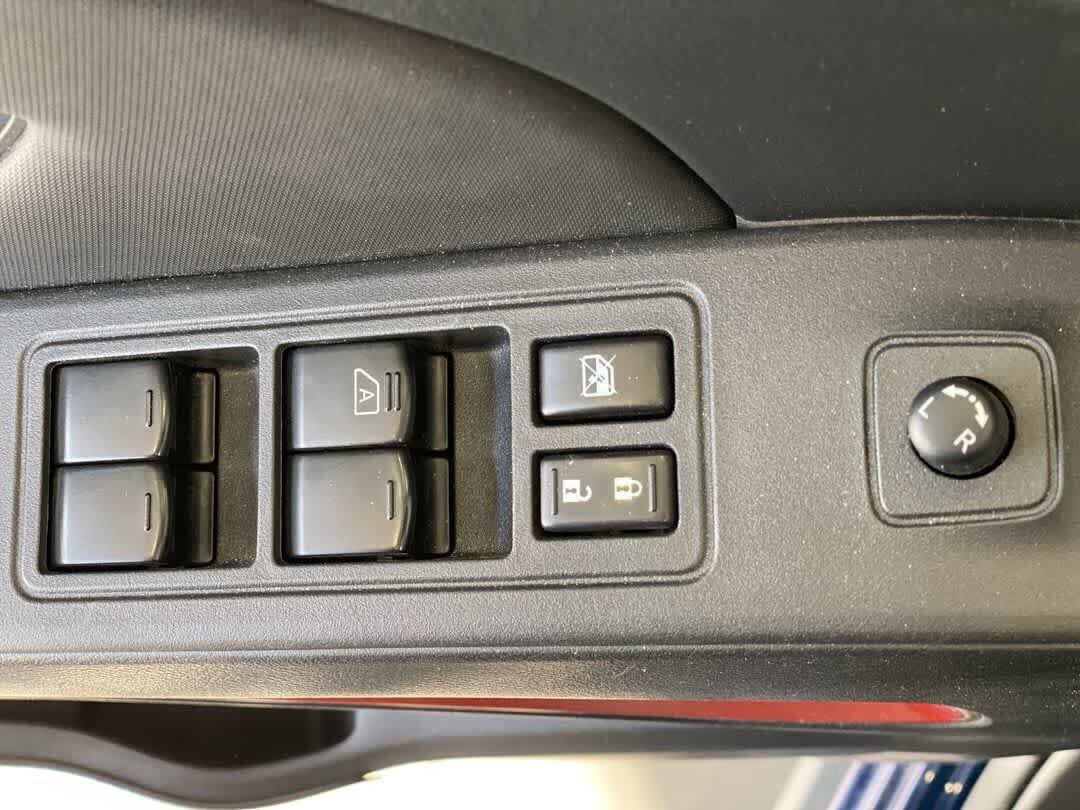 Used 2022 Nissan Frontier PRO-4X w/ Technology Package AWD/4WD image 16
