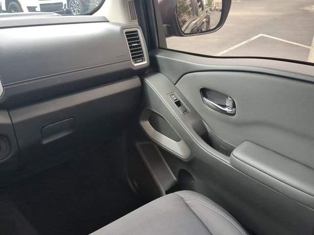 Used 2024 Nissan Frontier SV image 19