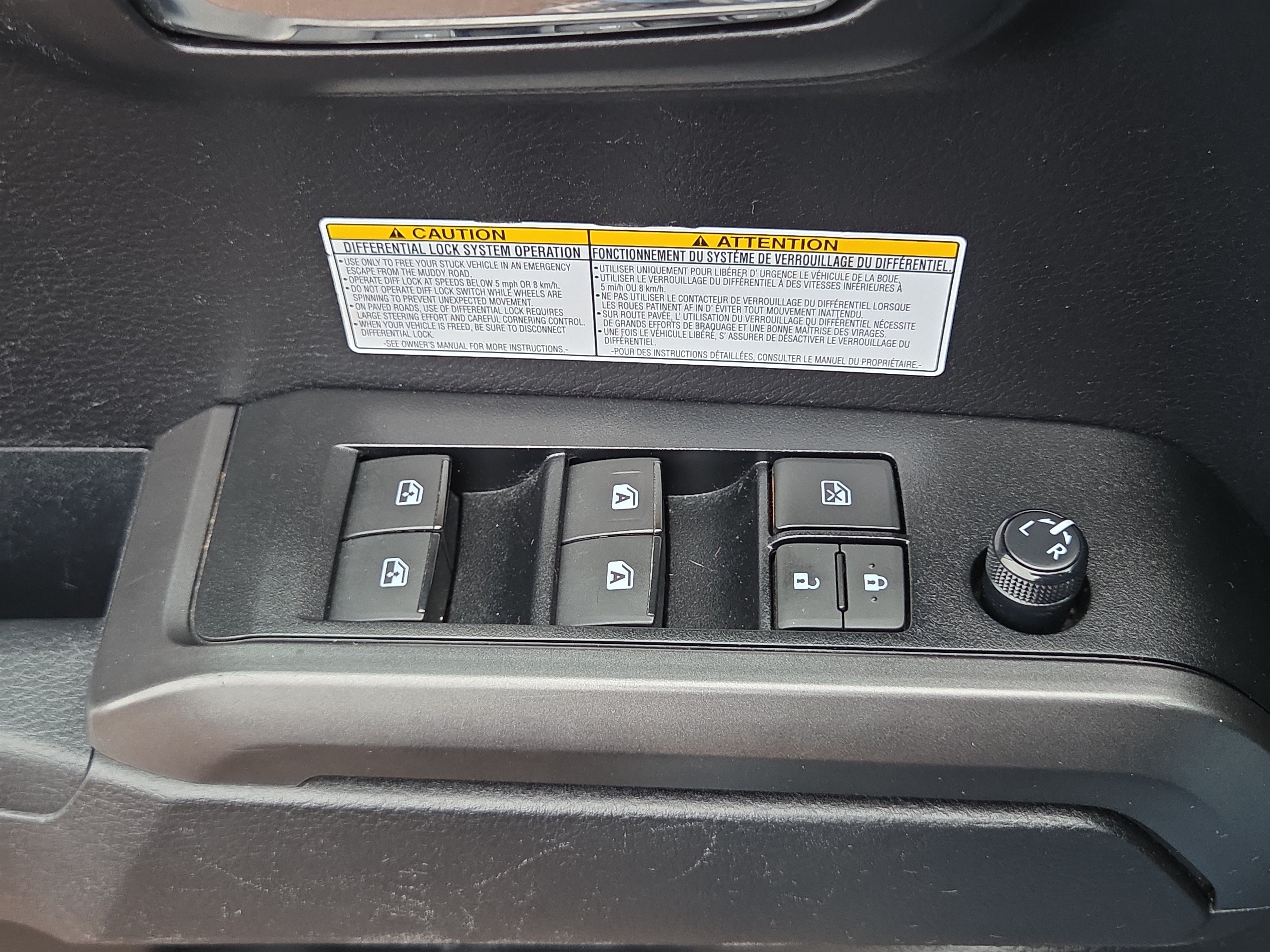Certified 2020 Toyota Tacoma TRD Off-Road AWD/4WD image 29