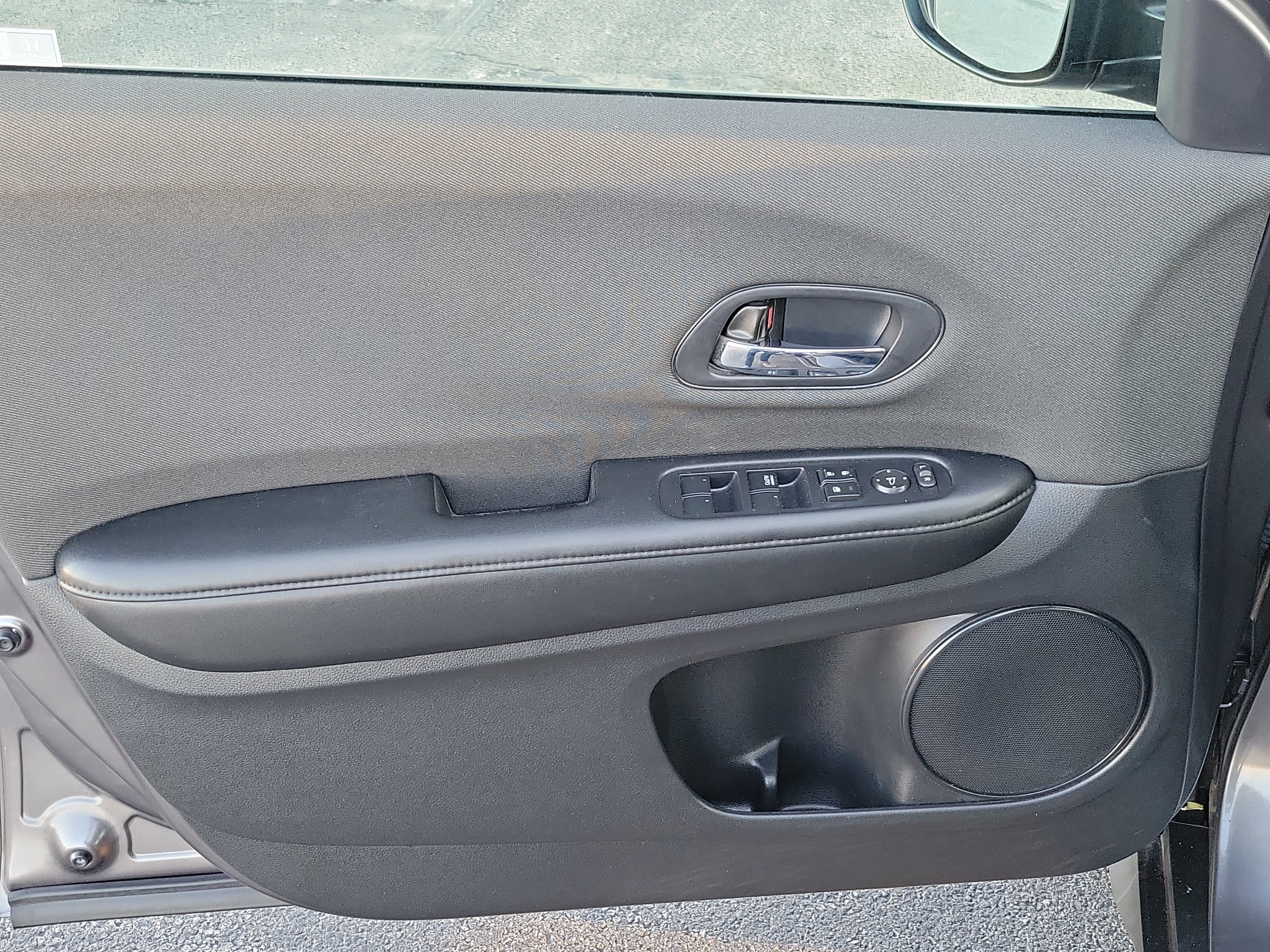 Used 2021 Honda HR-V LX image 17