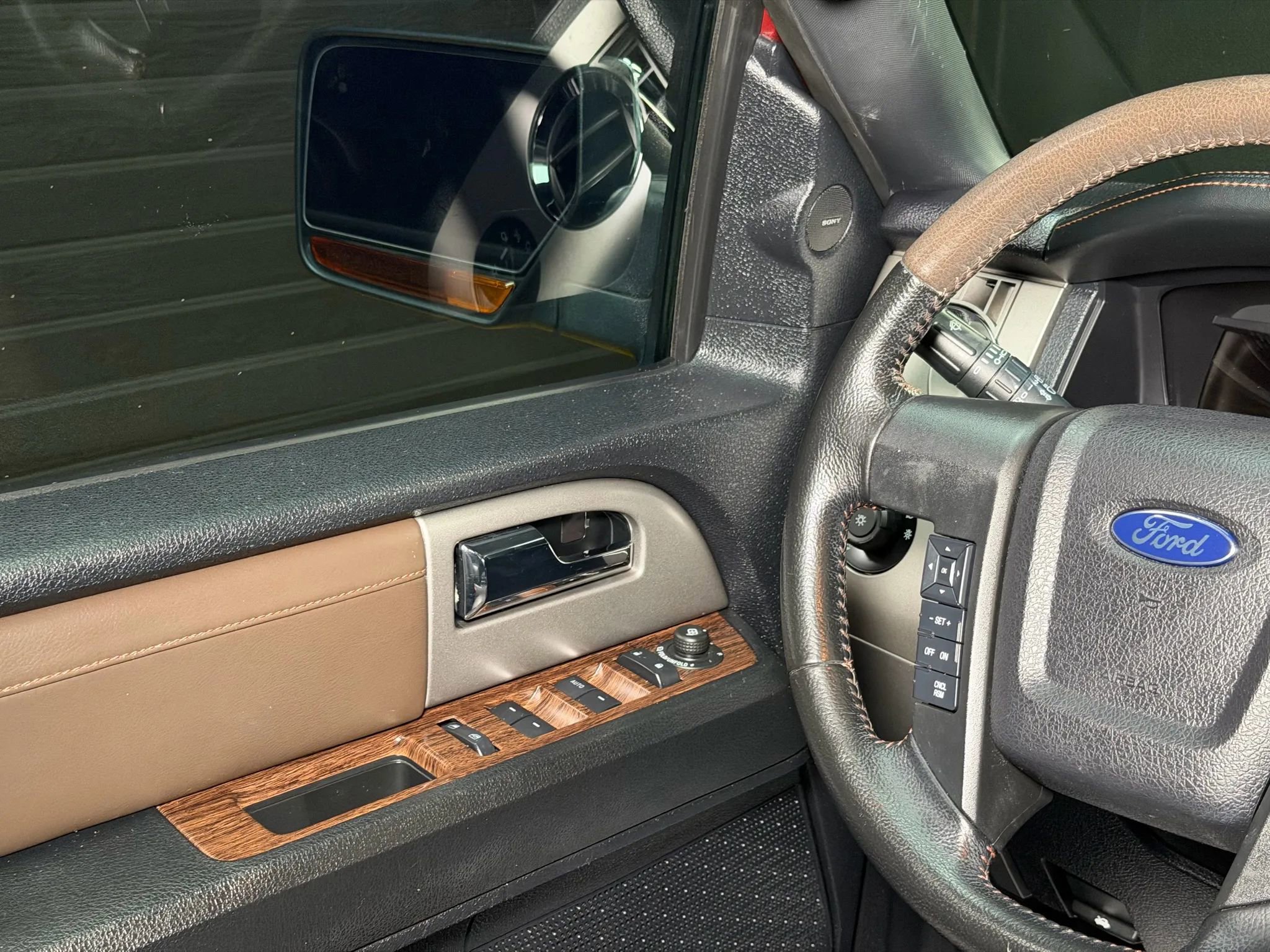 Used 2015 Ford Expedition King Ranch image 29