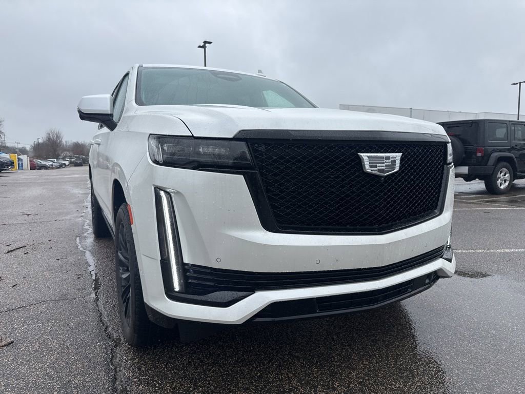 Used 2023 Cadillac Escalade Sport Platinum w/ LPO, ONYX Package image 2