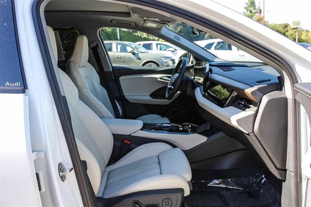 Used 2025 Audi Q6 e-tron Premium Plus image 18