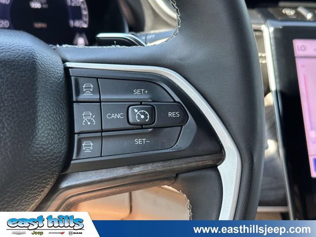 Used 2023 Jeep Grand Cherokee Limited AWD/4WD image 35