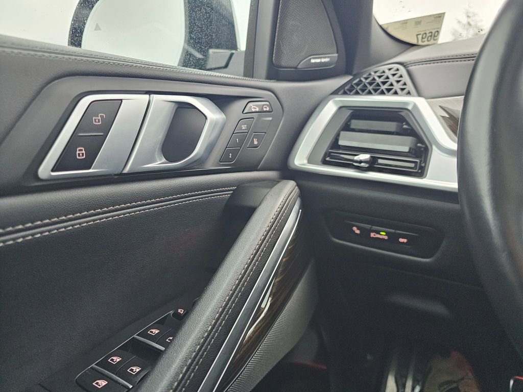 Used 2024 BMW X6 xDrive40i image 32