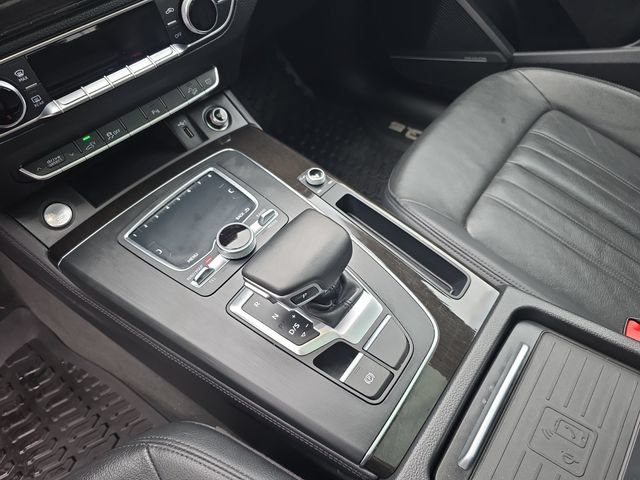 Used 2020 Audi Q5 e Premium Plus AWD/4WD image 26