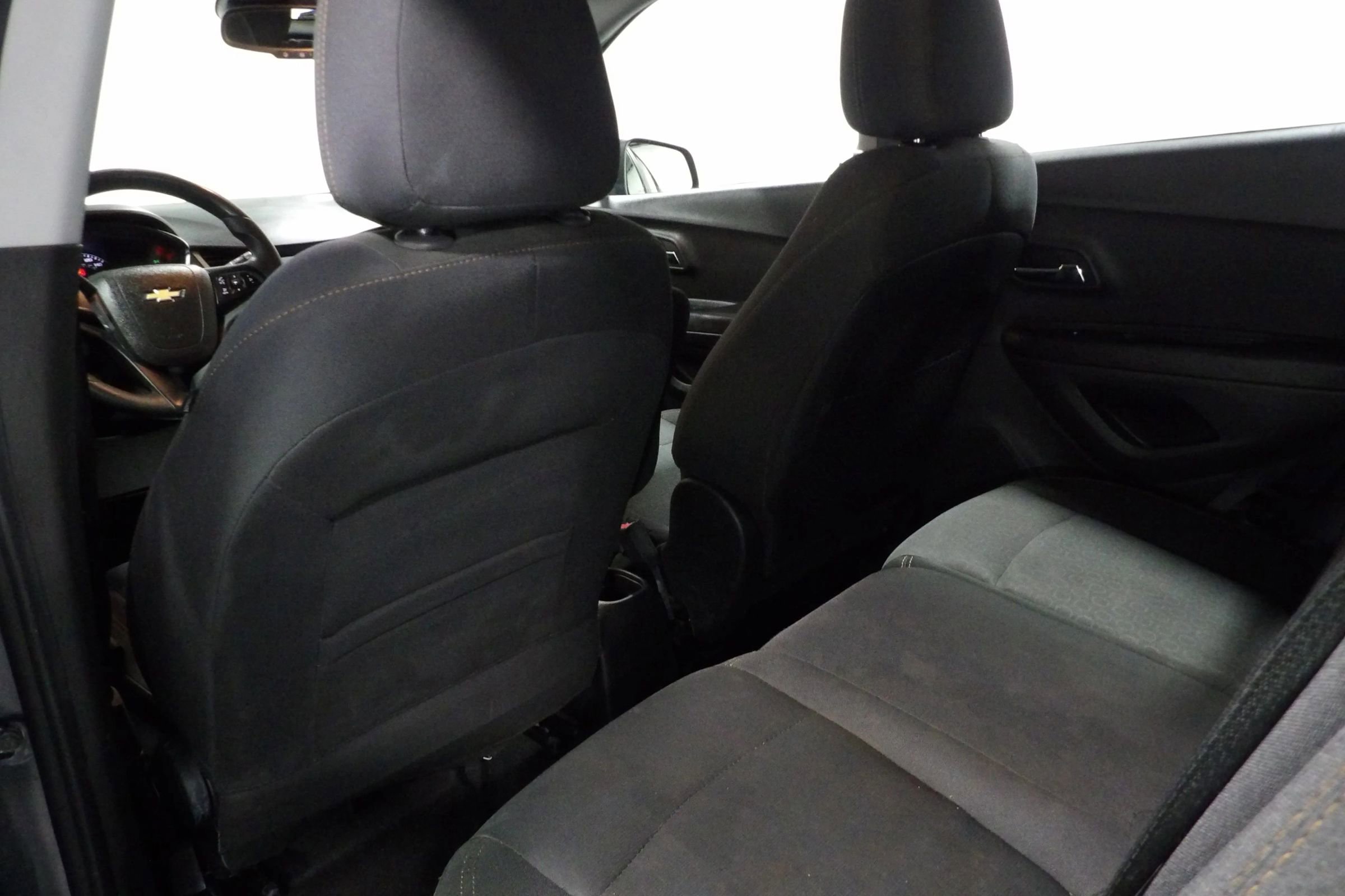Used 2019 Chevrolet Trax LS FWD image 12