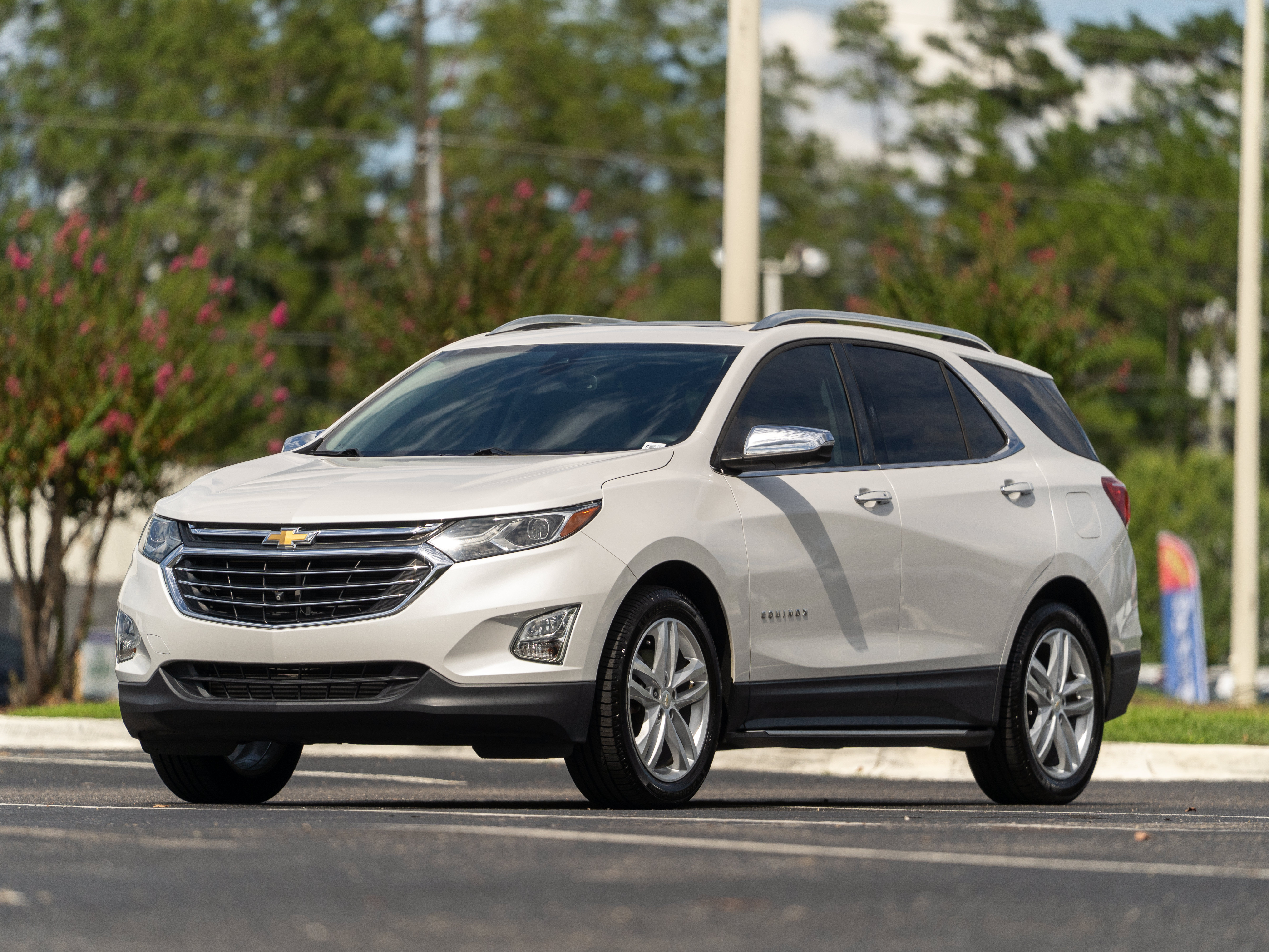 Used 2020 Chevrolet Equinox Premier FWD image 35