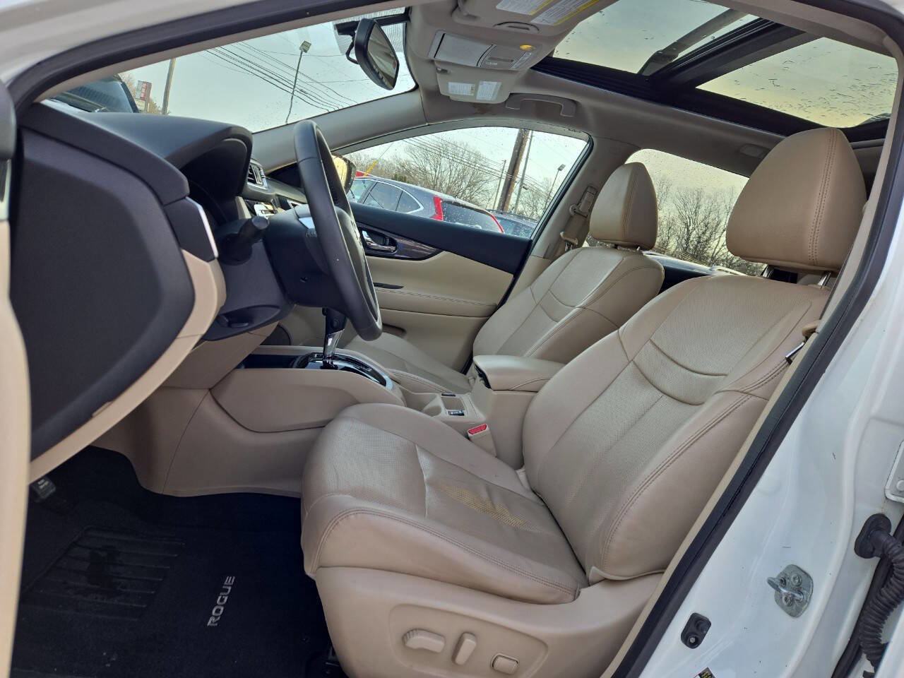 Used 2016 Nissan Rogue SL w/ SL Premium Package image 6