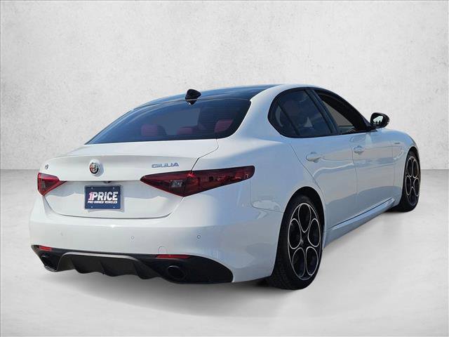 Used 2023 Alfa Romeo Giulia Veloce RWD image 5