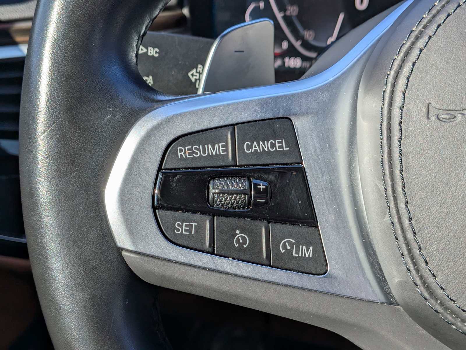 Used 2023 BMW 530e w/ M Sport Package image 24