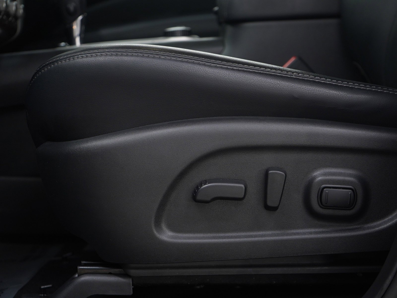 Used 2018 Nissan Pathfinder Platinum image 23