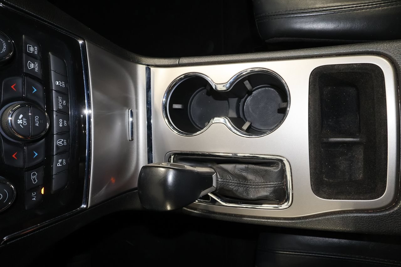 Used 2021 Jeep Grand Cherokee Laredo X RWD image 9