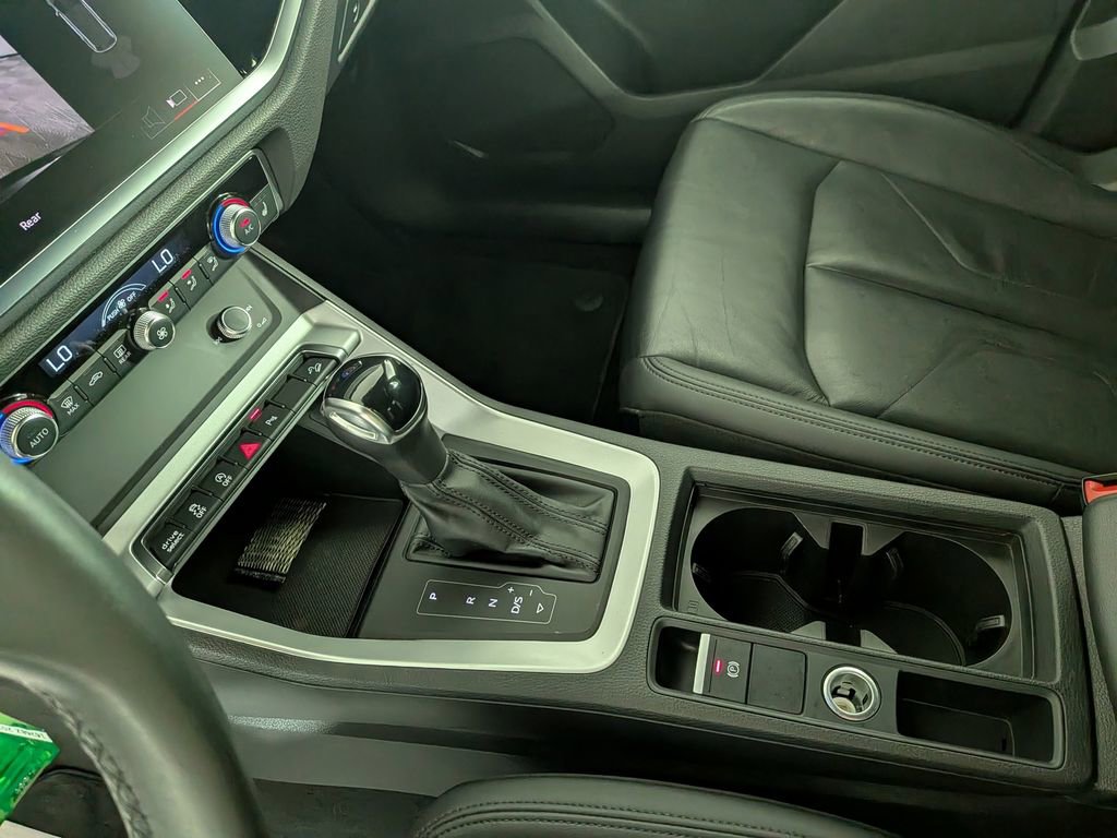 Used 2025 Audi Q3 2.0T Premium image 27