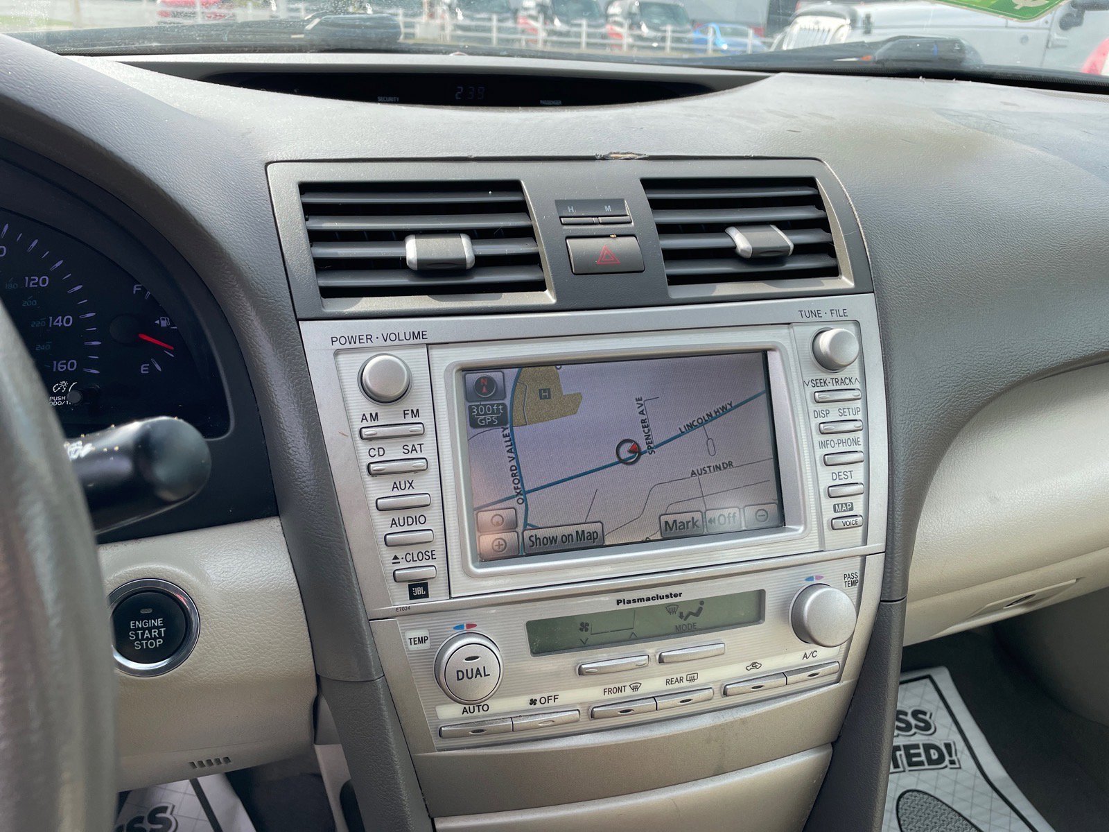 Used 2011 Toyota Camry XLE w/ SE/XLE Extra-Value Pkg image 13