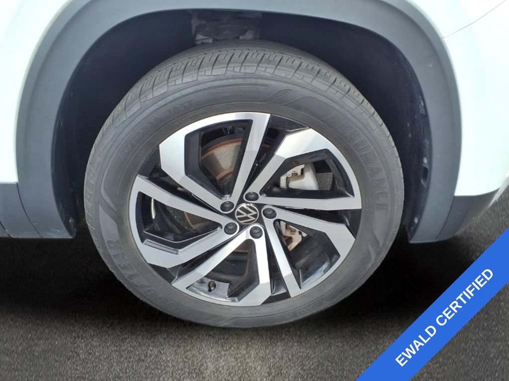 Used 2023 Volkswagen Atlas Cross Sport SEL AWD/4WD image 30