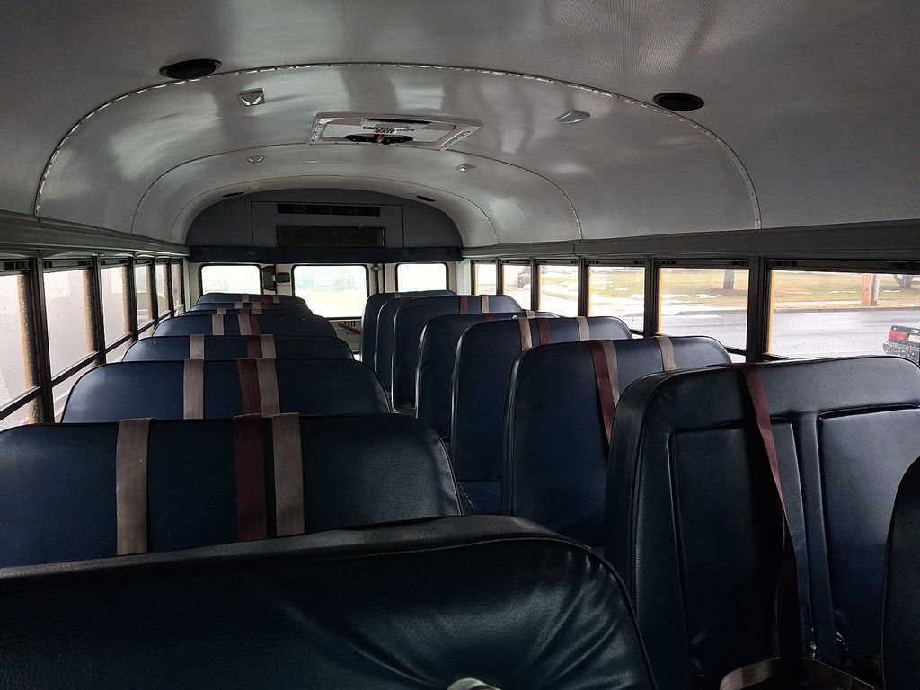 Used 2005 Chevrolet Kodiak C5500 2WD Regular Cab image 11