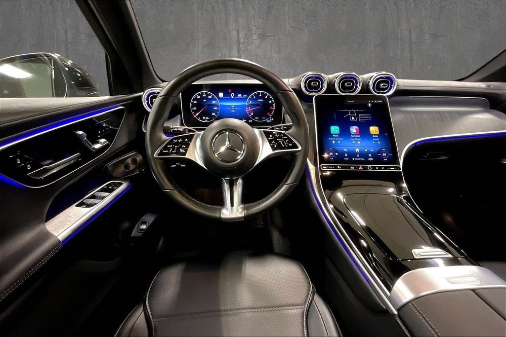 Used 2025 Mercedes-Benz GLC 300 4MATIC image 8