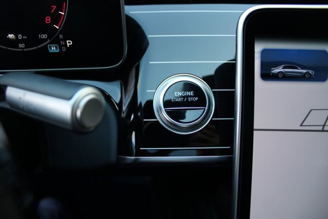 Used 2024 Mercedes-Benz S 580e 4MATIC Sedan image 21