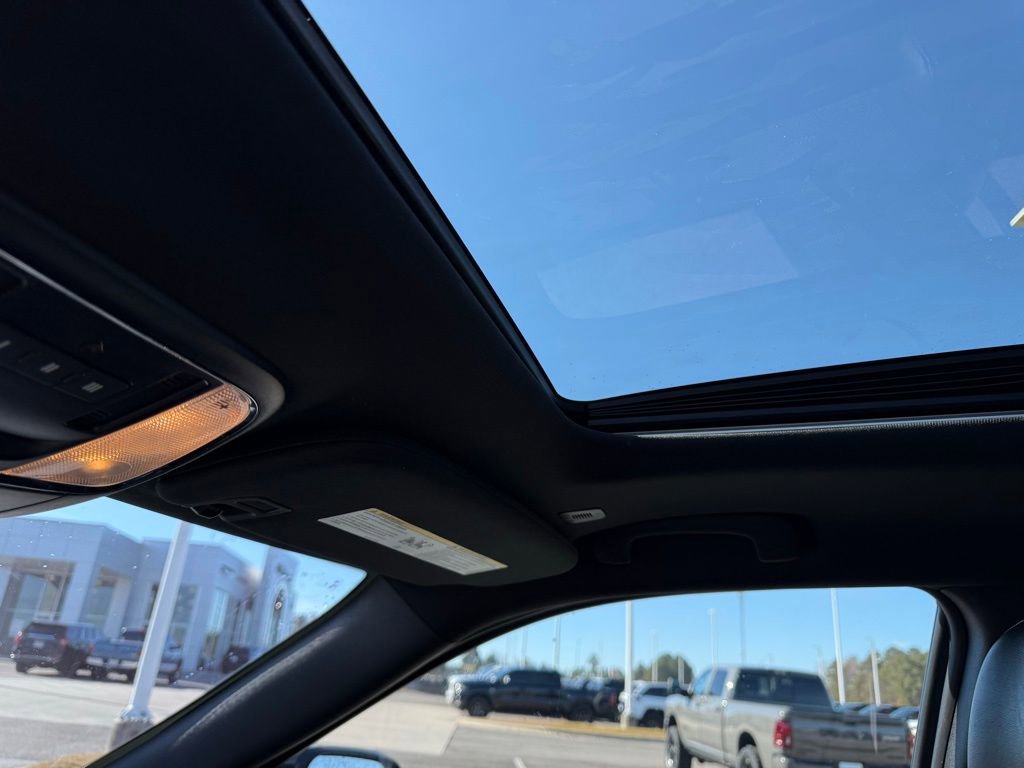 Used 2019 Dodge Durango R/T w/ Technology Group image 21