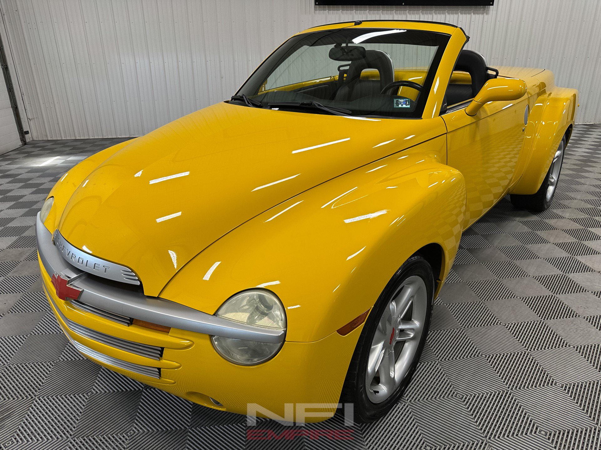 Used 2004 Chevrolet SSR w/ Preferred Equipment Group RWD image 5