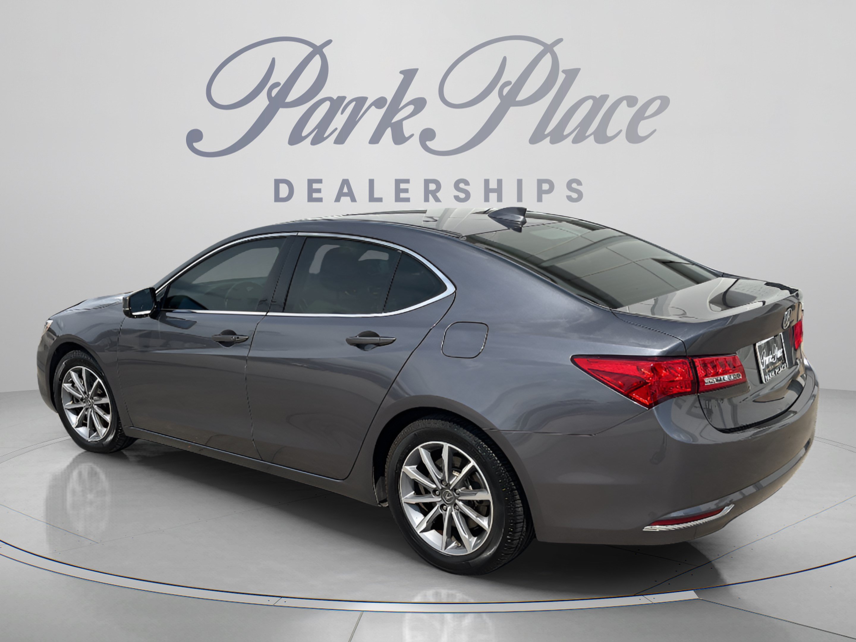 Used 2018 Acura TLX FWD image 3