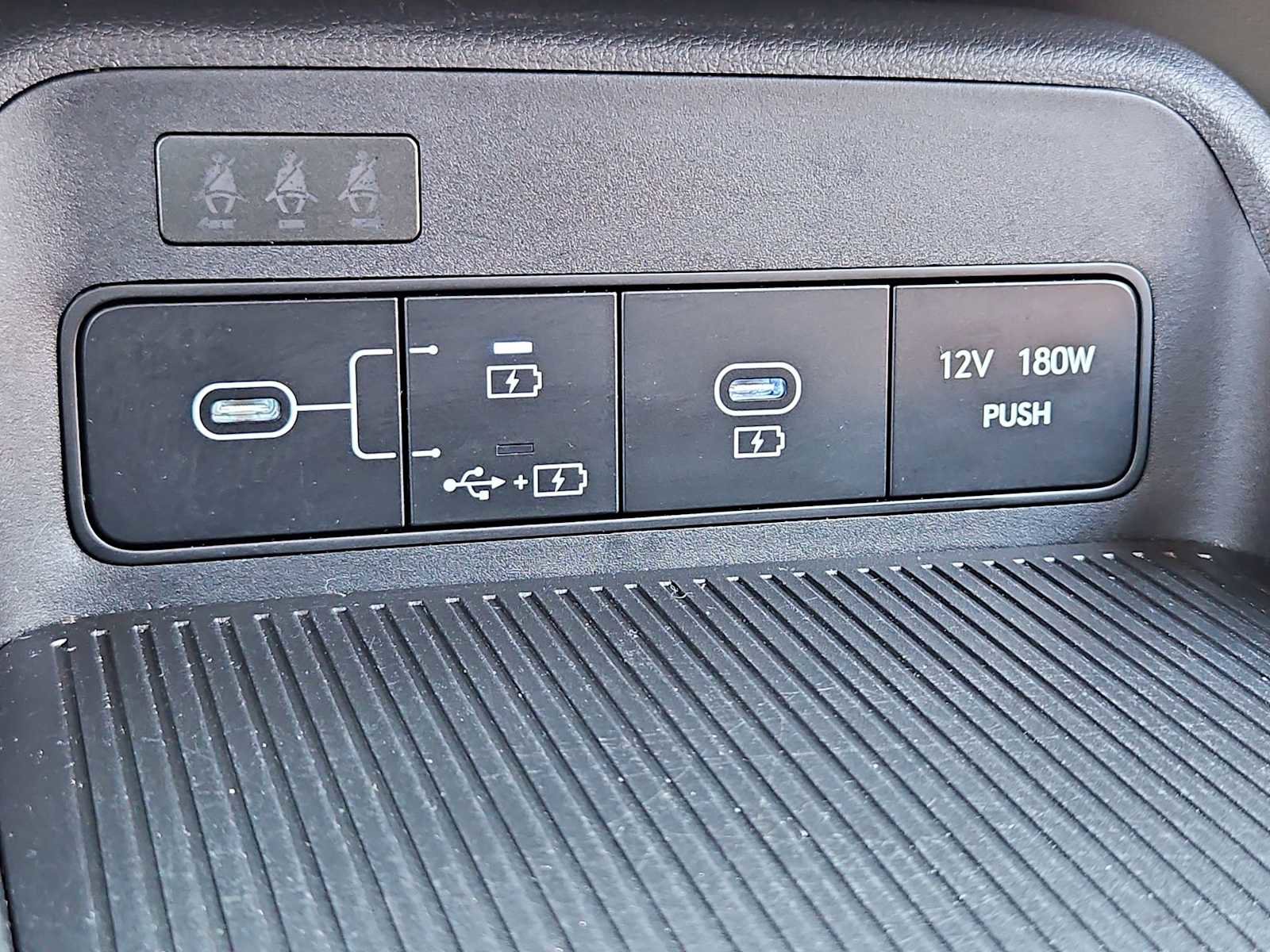 Used 2025 Hyundai Kona SEL AWD/4WD image 30