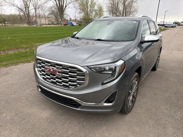 Used 2018 GMC Terrain Denali w/ Advanced Safety Package AWD/4WD image 3