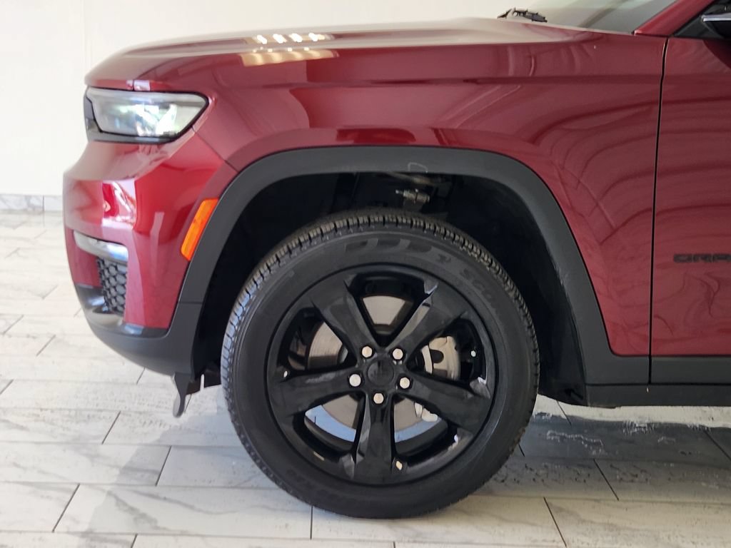 Used 2025 Jeep Grand Cherokee L Limited w/ Black Appearance Package RWD image 8