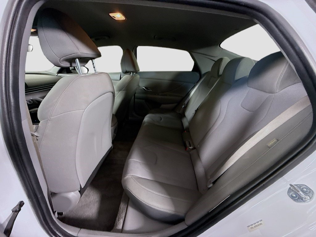 Used 2025 Hyundai Elantra SE FWD image 23
