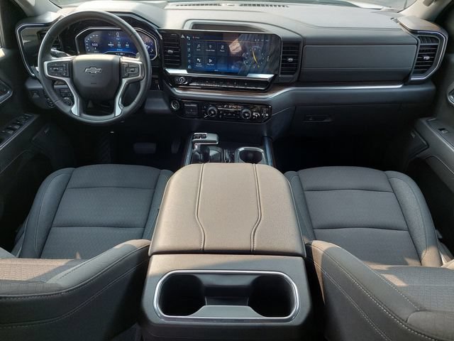 Used 2024 Chevrolet Silverado 1500 LT Trail Boss w/ Convenience Package II AWD/4WD image 3