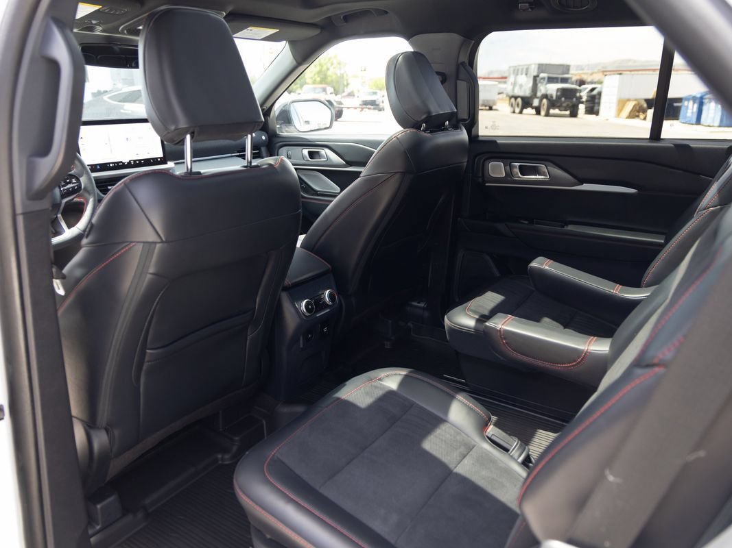 Used 2025 Ford Explorer ST AWD/4WD image 16