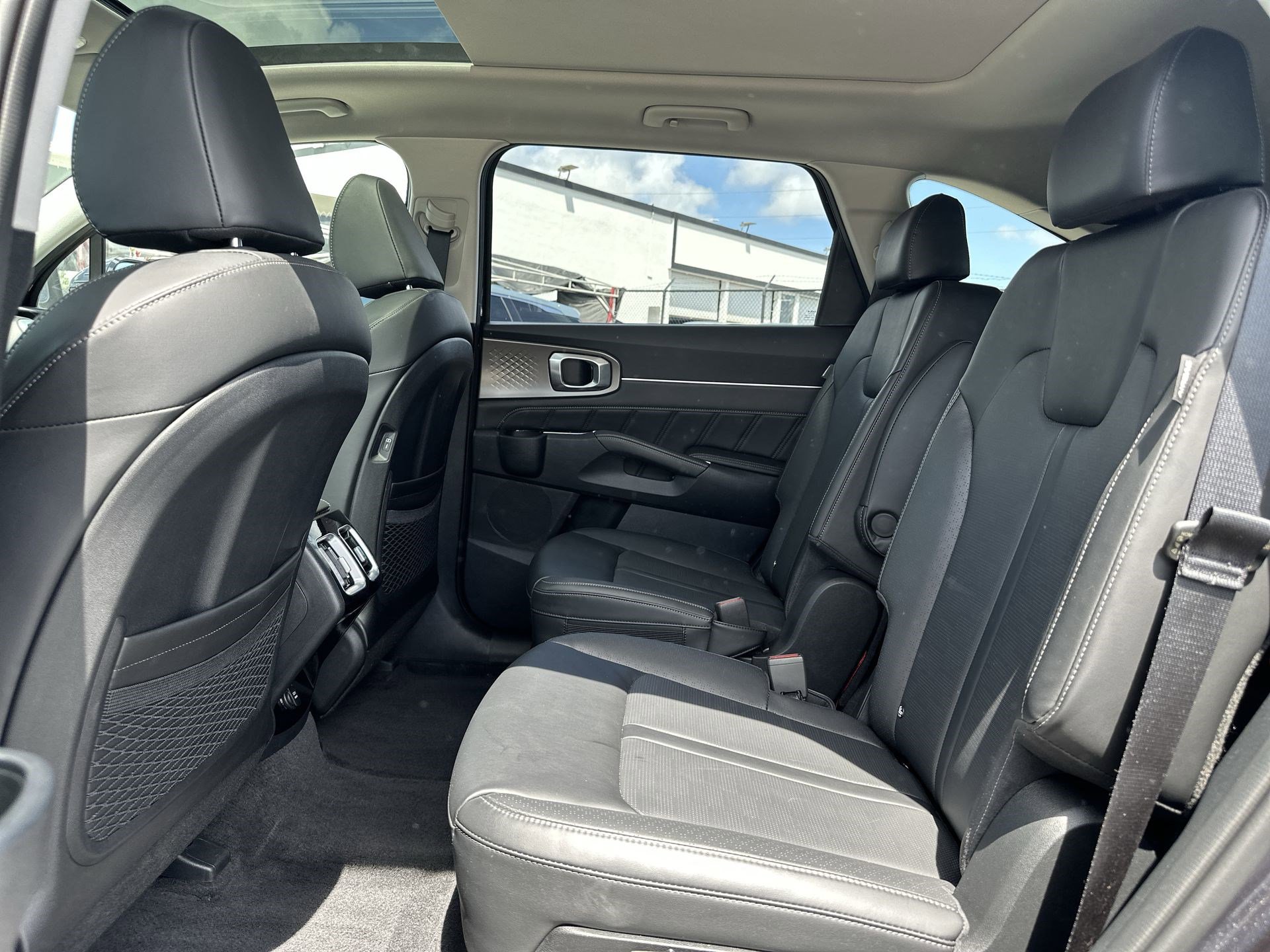 Certified 2025 Kia Sorento SX FWD image 24