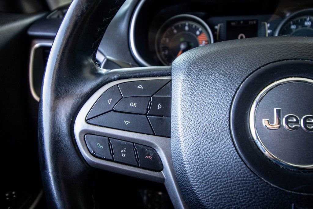 Used 2019 Jeep Cherokee Latitude Plus image 29