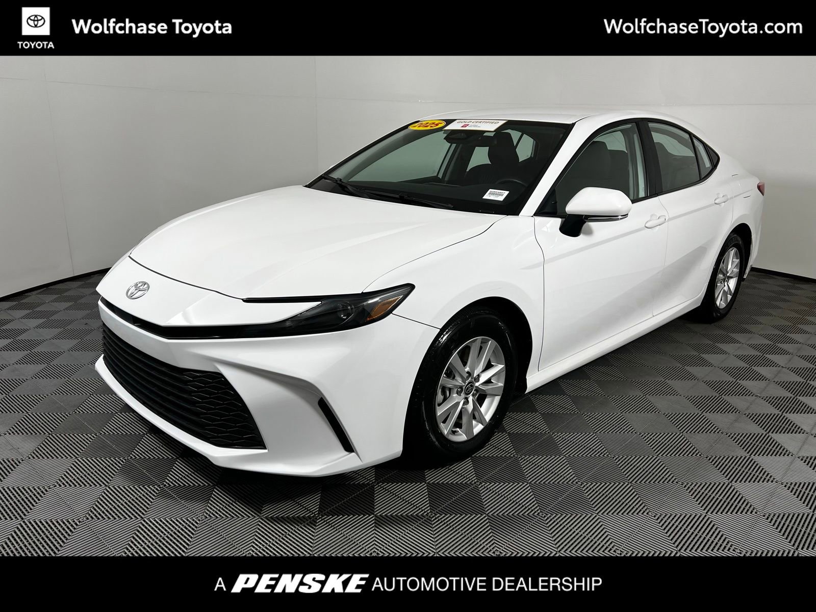 Certified 2025 Toyota Camry LE image 1