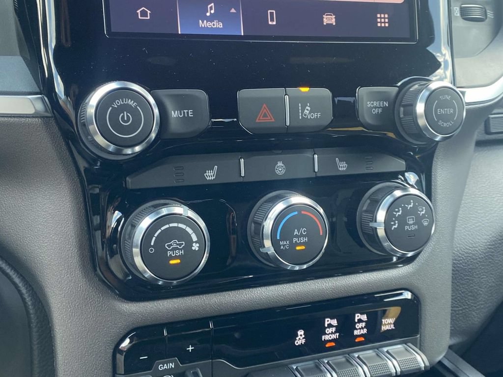 New 2026 RAM 1500 Big Horn w/ Night Edition AWD/4WD image 22
