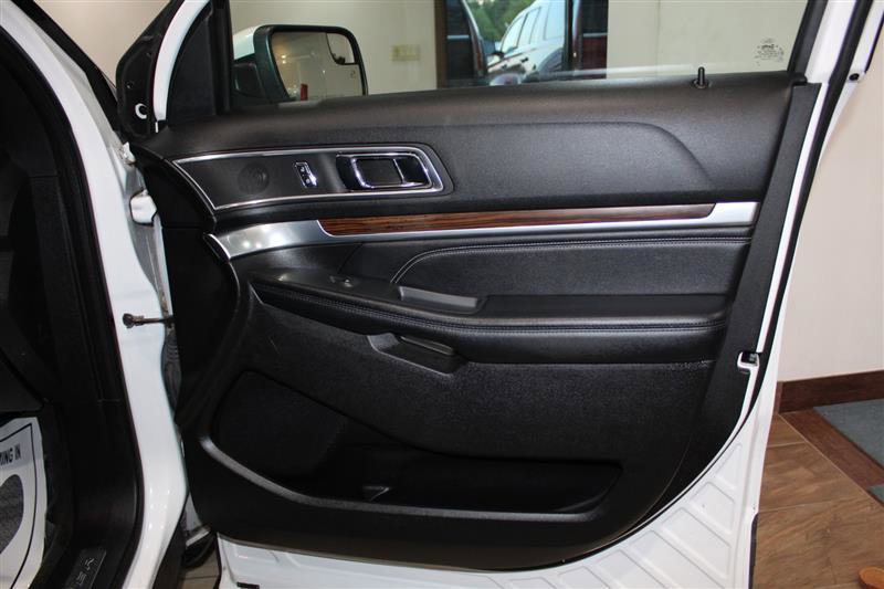 Used 2017 Ford Explorer Limited AWD/4WD image 40