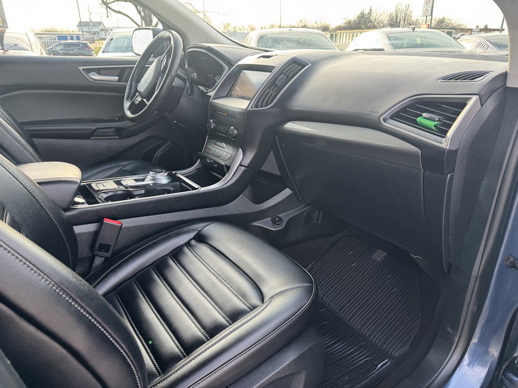 Used 2019 Ford Edge SEL w/ Equipment Group 201A AWD/4WD image 12