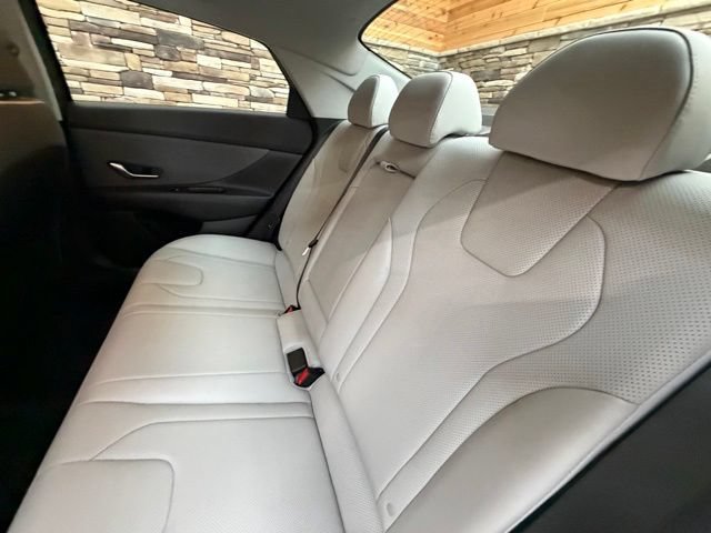 Certified 2023 Hyundai Elantra Limited w/ Preferred Accessory Package FWD image 35