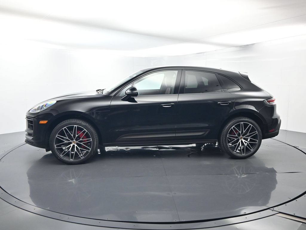 Certified 2023 Porsche Macan S AWD/4WD image 2