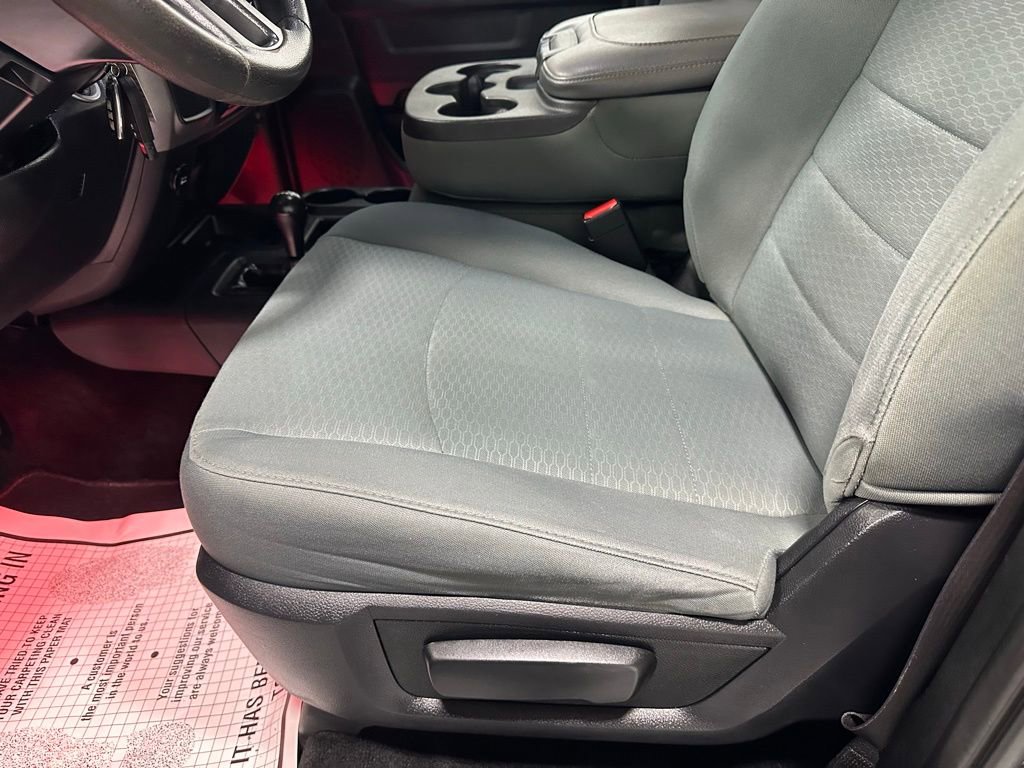 Used 2016 RAM 2500 Tradesman w/ Chrome Appearance Group image 13