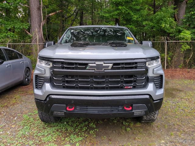 Used 2024 Chevrolet Silverado 1500 LT Trail Boss w/ LT Trail Boss Premium Package AWD/4WD image 3