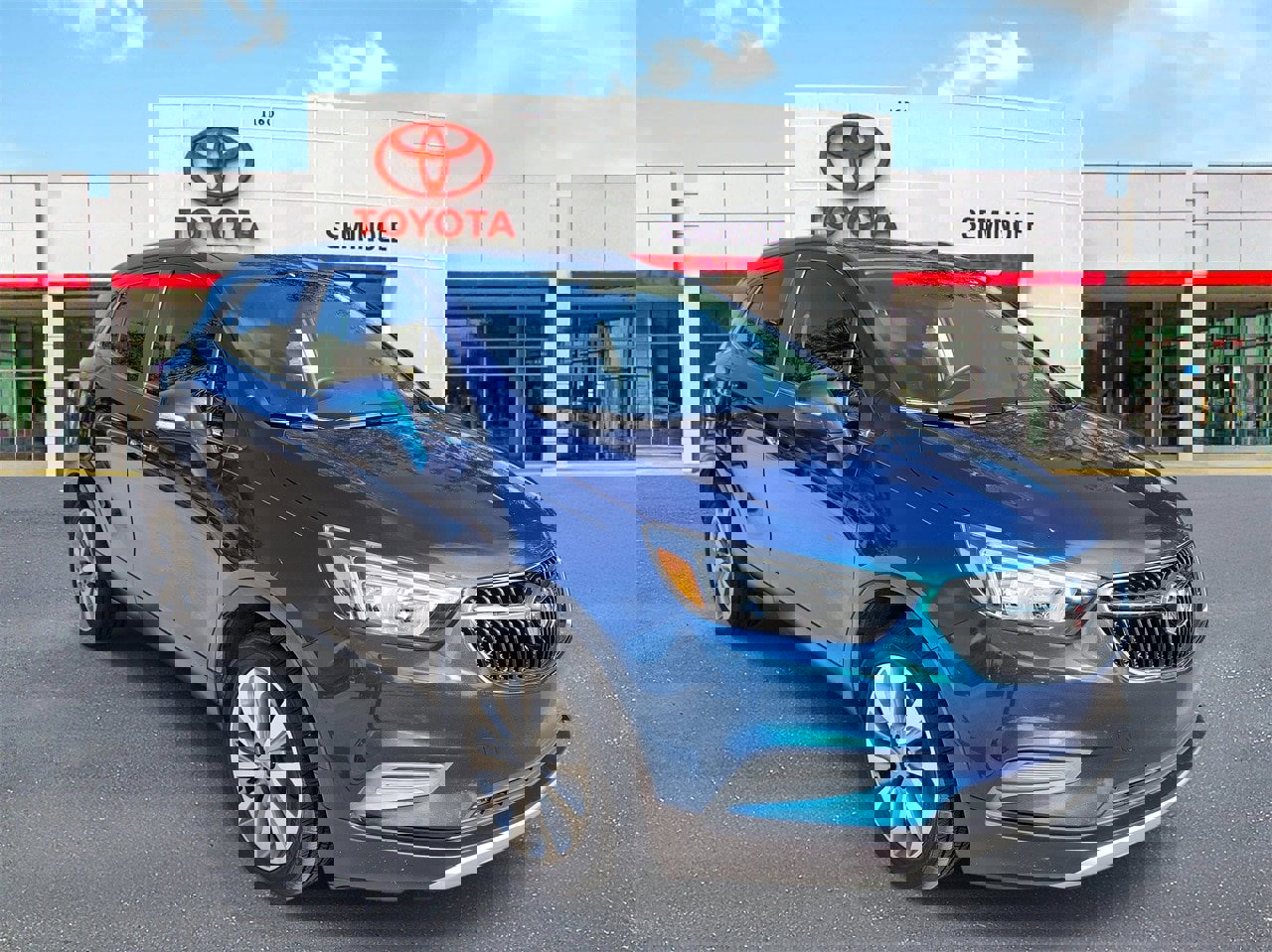 Used 2019 Buick Encore Preferred image 2