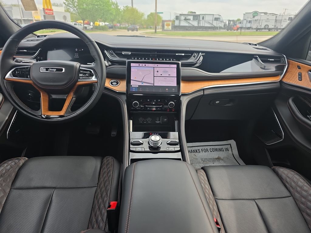 Used 2024 Jeep Grand Cherokee L Summit AWD/4WD image 23